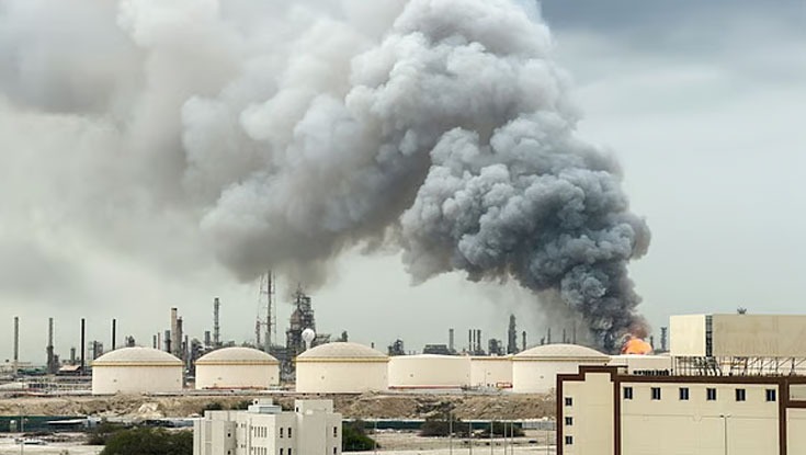 বাহরাইনে প্রধান তেল শোধনাগারে ইরানের হামলা