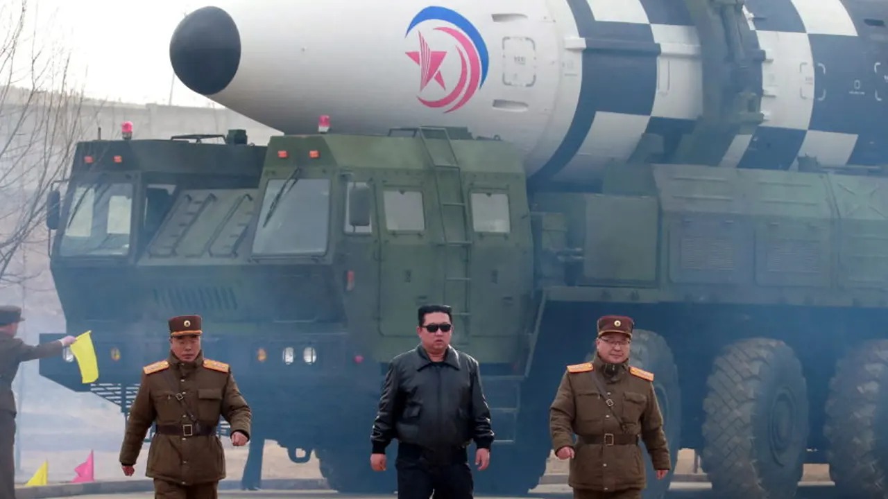 উত্তর কোরিয়া নিক্ষেপ করল ১০টিরও বেশি ব্যালিস্টিক ক্ষেপণাস্ত্র