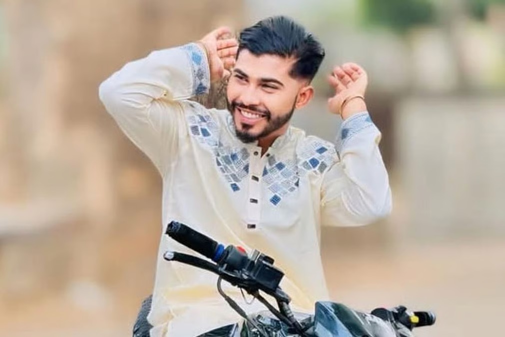 কেন্দ্রীয় শহীদ মিনার এলাকায় গুলি, কনটেন্ট ক্রিয়েটর রাকিব নিহত