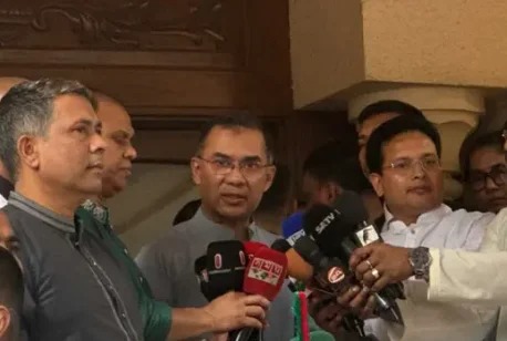 ১৯ বছর পর দেশে ঈদ উদযাপন, ঐক্যবদ্ধভাবে দেশ গড়ার আহ্বান প্রধানমন্ত্রীর