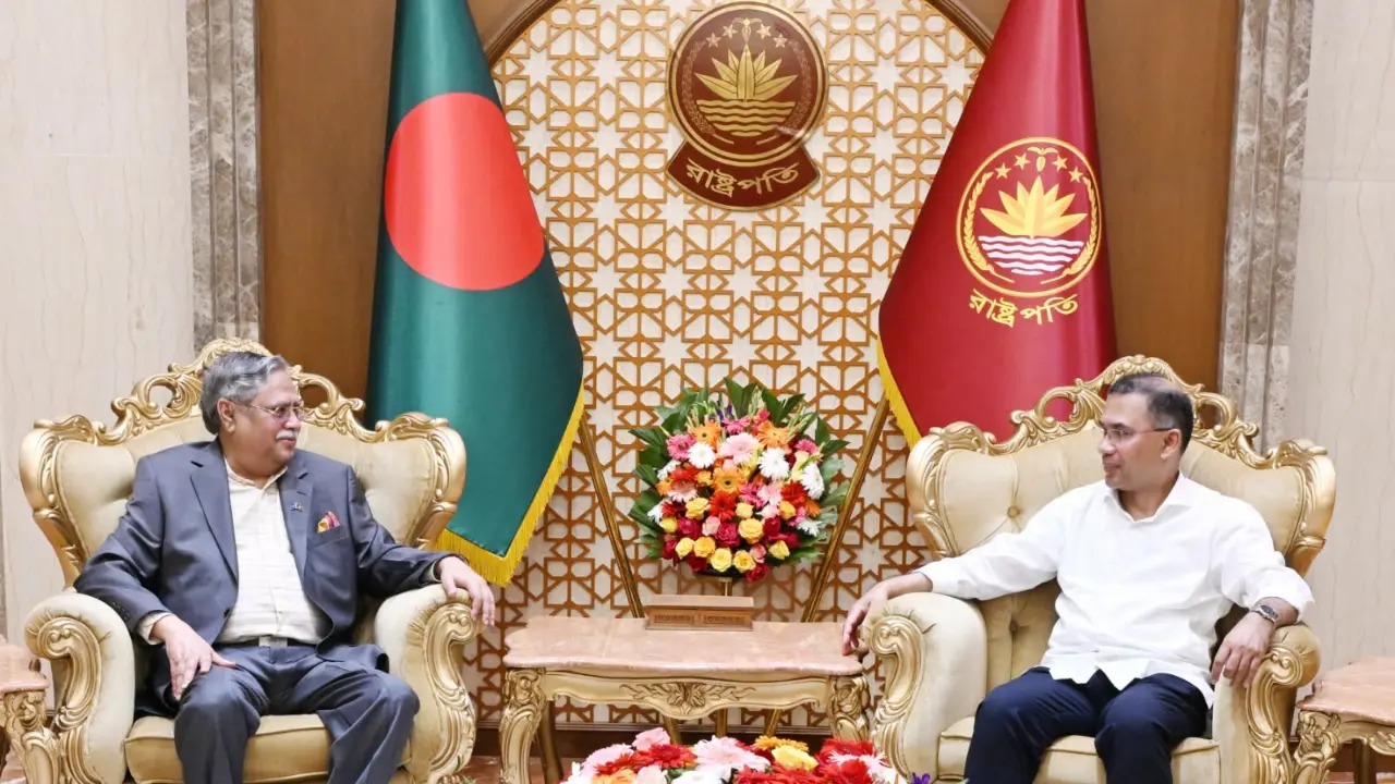 স্বাধীনতা দিবসে বঙ্গভবনে রাষ্ট্রপতি–প্রধানমন্ত্রীর প্রথম সৌজন্য সাক্ষাৎ