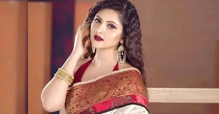 নীতিবাক্য প্রচারকারীদের কড়া বার্তা পরীর