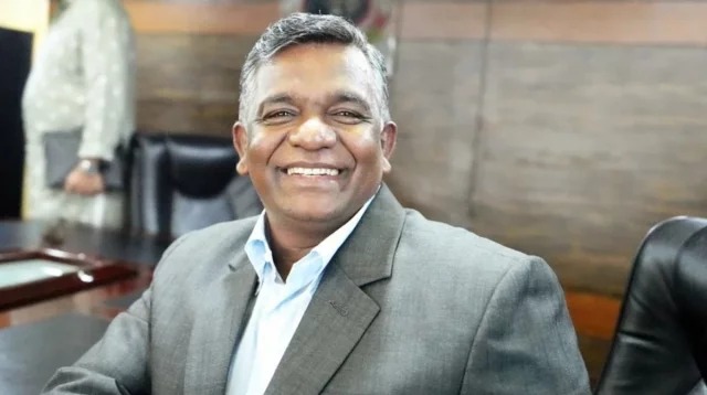 বিসিবিতে অস্থিরতা, চেয়ার আঁকড়ে থাকার আশা সভাপতি  বুলবুলের