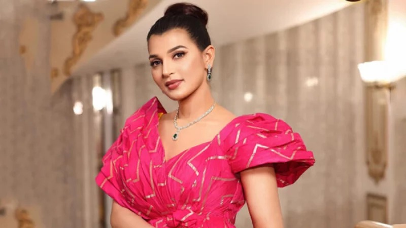 অভিনয় থেকে বিরতি নিয়ে রাজনীতিতে ফিরছে চিত্রনায়িকা বর্ষা