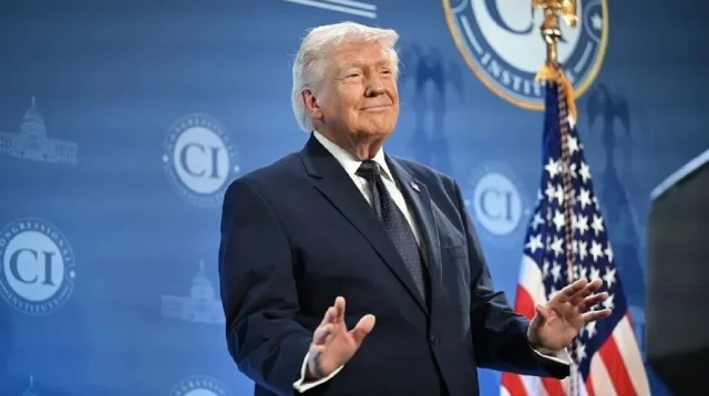 নভোচারীদের প্রশংসায় ট্রাম্প, দিলেন মঙ্গলগ্রহ অভিযানের ঘোষণা