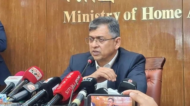 মাদক ও মানবপাচার রোধে দেশব্যাপী বিশেষ অভিযানের ঘোষণা দিয়েছে স্বরাষ্ট্রমন্ত্রী