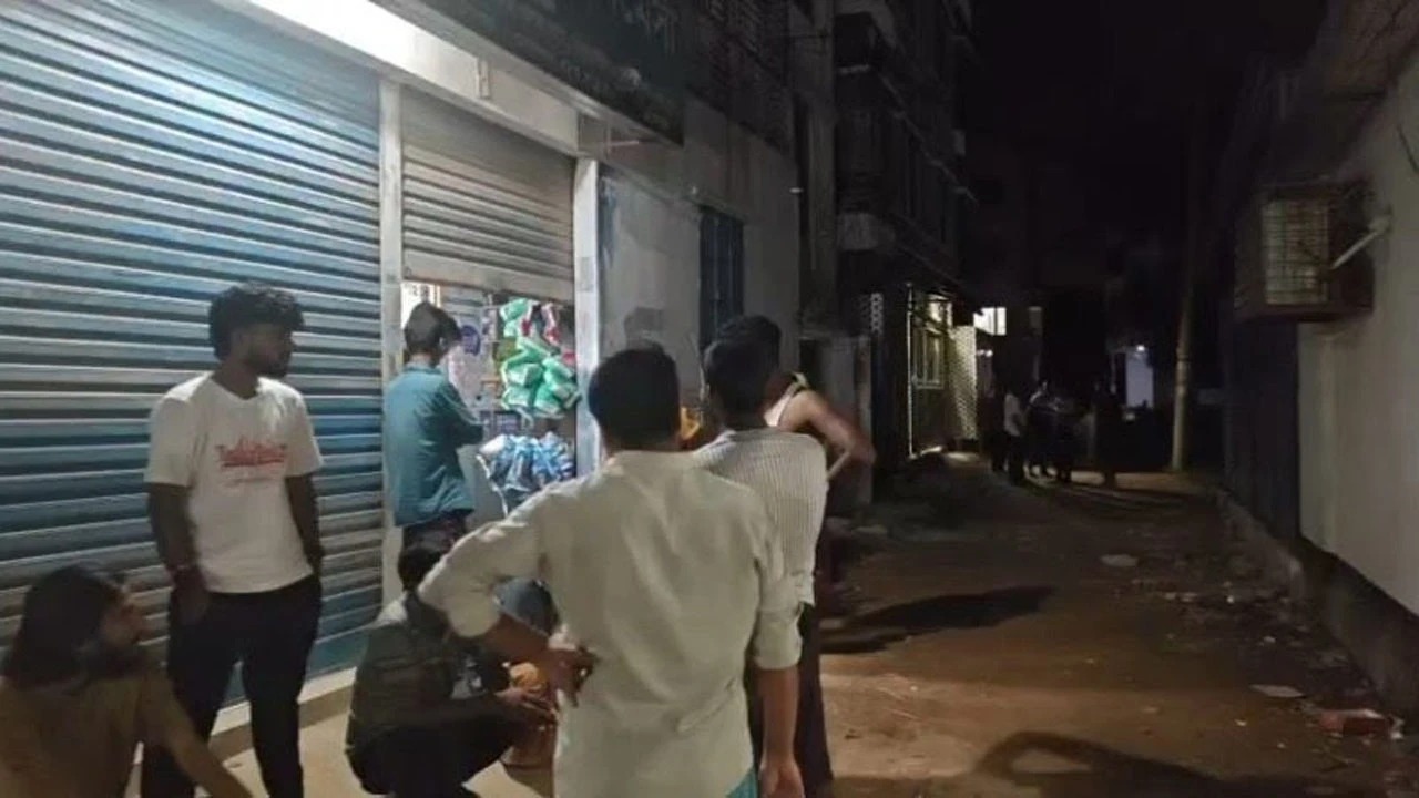 সাভারে বিএনপি নেতার কার্যালয়ে হামলা