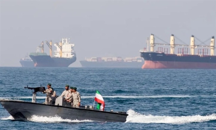 যুক্তরাষ্ট্র নৌ-অবরোধ বহাল রাখায় হরমুজ প্রণালি বন্ধ করেছে ইরান