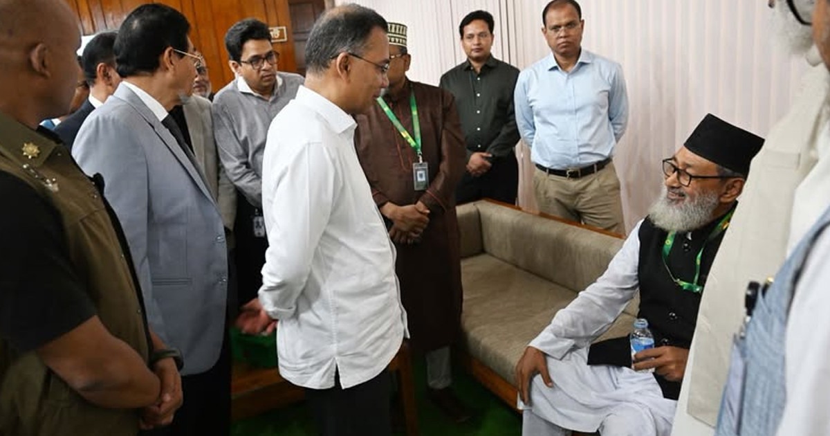 সংসদে অসুস্থ এমপি রবিউল বাশার, লবিতে গিয়ে খোঁজ নিলেন প্রধানমন্ত্রী