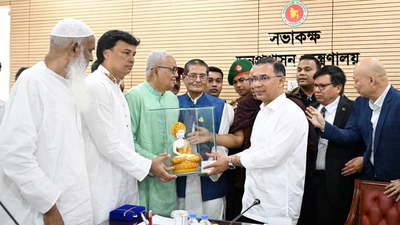 বুদ্ধ পূর্ণিমা উপলক্ষে বৌদ্ধ নেতৃবৃন্দের সঙ্গে প্রধানমন্ত্রীর শুভেচ্ছা বিনিময়