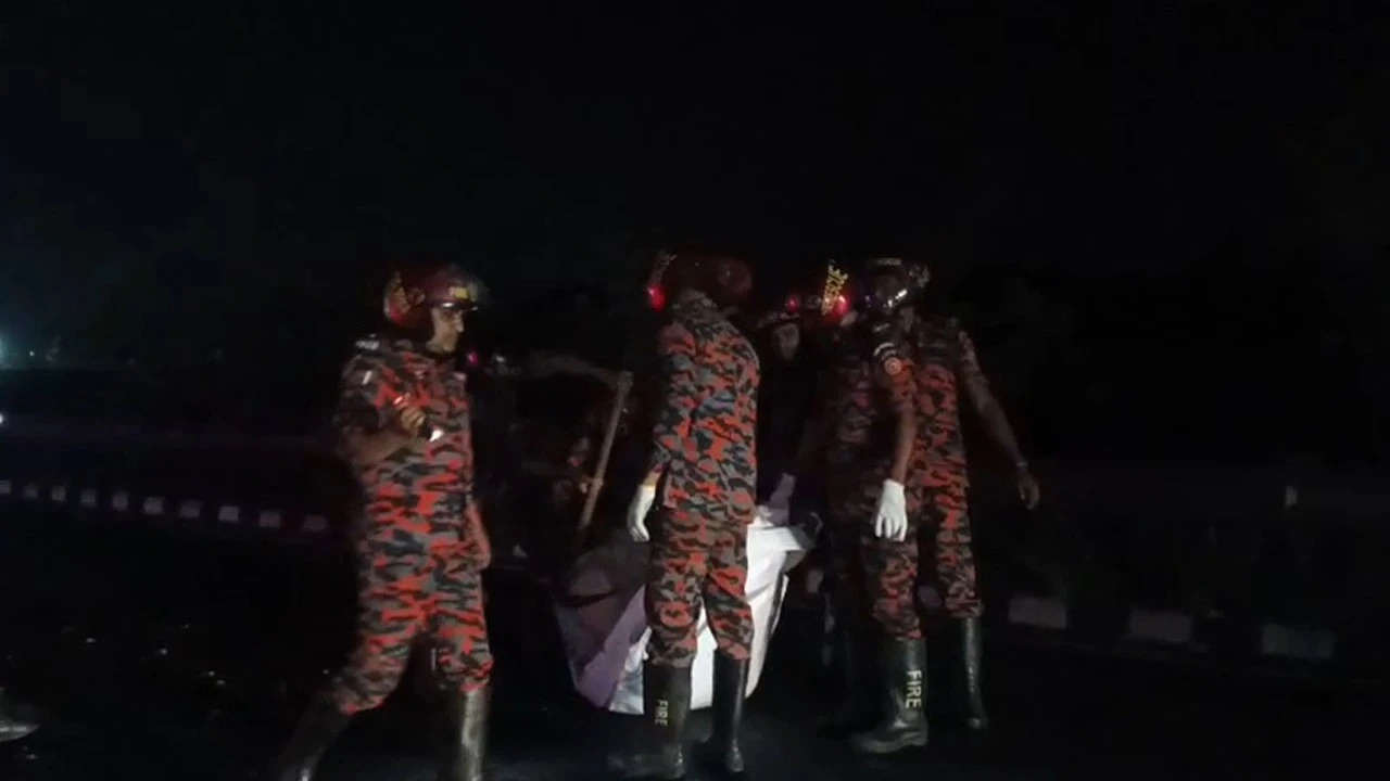 মাওয়া এক্সপ্রেসওয়েতে অজ্ঞাত নারীর রক্তাক্ত মরদেহ উদ্ধার