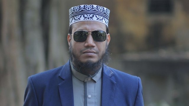 কুষ্টিয়া সরকারি কলেজে অবরুদ্ধ আমির হামজা