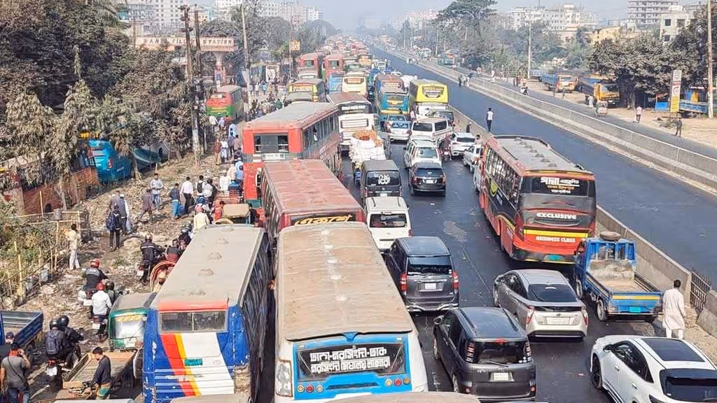 ডিজেলের দাম বাড়ায় বাসভাড়া বাড়ার ইঙ্গিত, আজই চূড়ান্ত সিদ্ধান্ত
