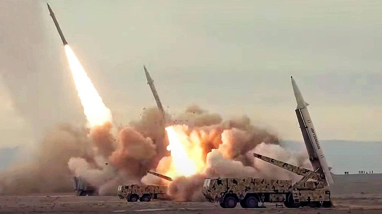 একযোগে মধ্যপ্রাচ্যের ২৭ঘাঁটি লক্ষ্য করে মিসাইল ছুঁড়েছে ইরান