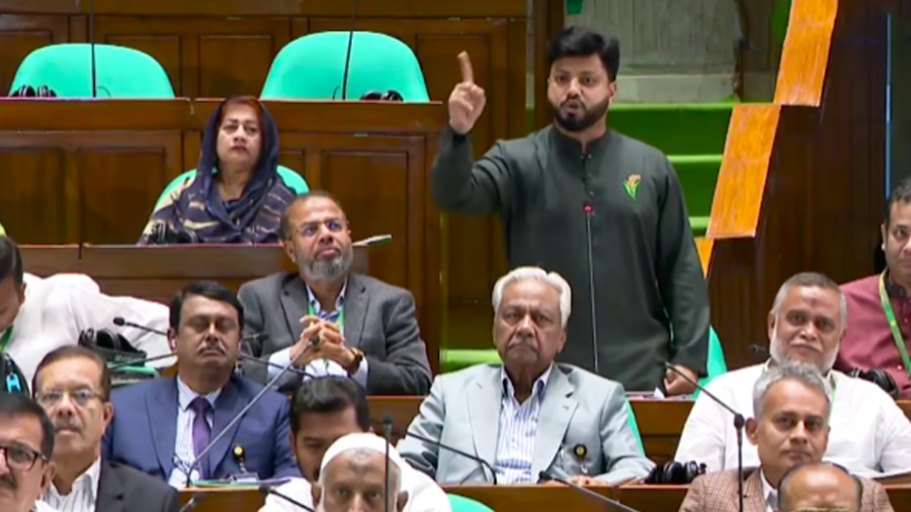 ‘সরকার পতনের হুমকি দিলে বিরোধীদল থেকে আপনাদের পতন ঘটানো হবে’