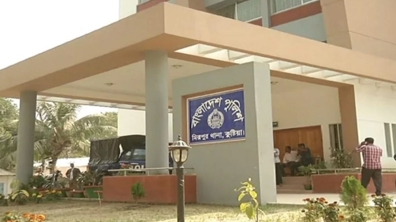 কুষ্টিয়ায় শ্রেণিকক্ষে ছাত্রীকে ধর্ষণ, বিদ্যালয়ের পিয়ন গ্রেপ্তার