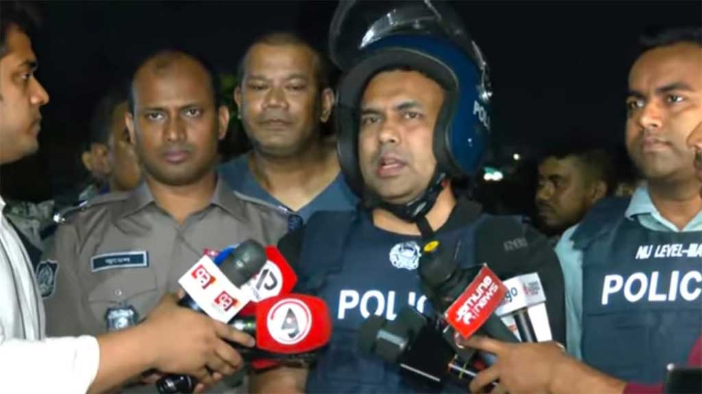 মোহাম্মদপুরে পুলিশের চিরুনি অভিযান: ভাসমানদের এলাকা ছাড়ার হুঁশিয়ারি