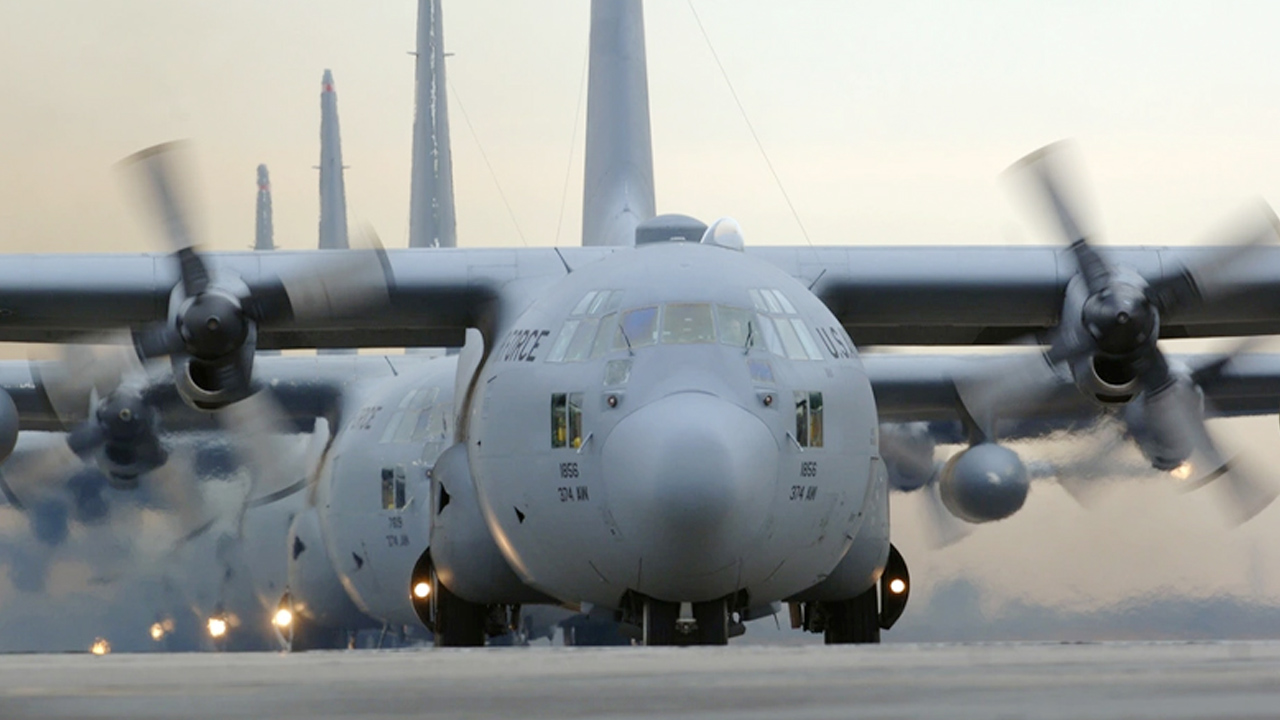 ইরানের স্পেশাল কমান্ডো আক্রমণে যুক্তরাষ্ট্রের ‘দানব বিমান’ ধ্বংস