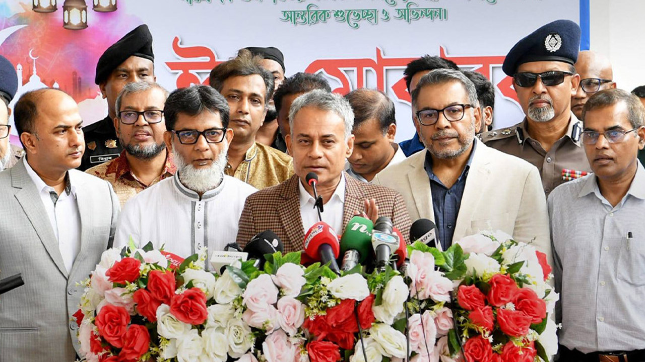 তেলের দাম বাড়ানো হবে না, ভাড়াও বাড়ছে না: রেলমন্ত্রী