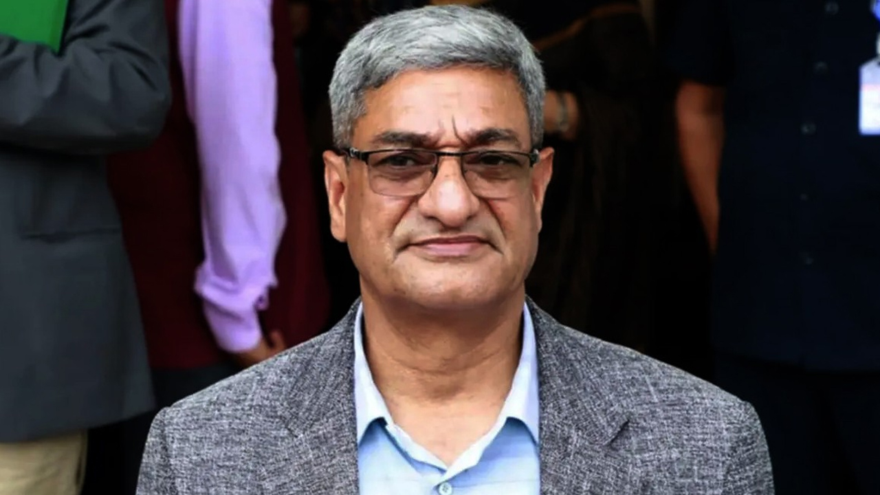 প্রধানমন্ত্রীর পর এবার নেপালের সাবেক স্বরাষ্ট্রমন্ত্রী রমেশকেও গ্রেফতার