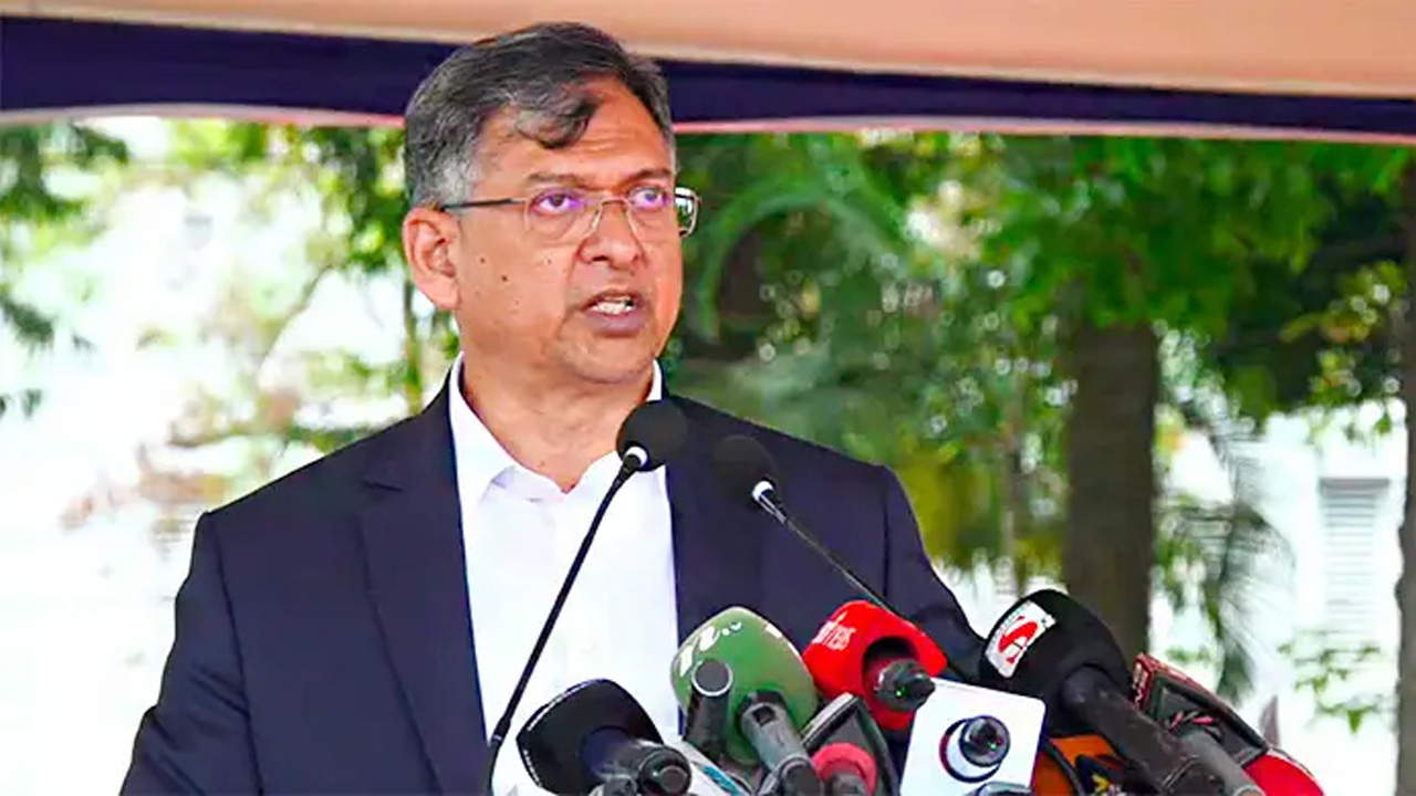 পুলিশ আগের কোনো ঐতিহ্যমণ্ডিত পোশাকে ফিরবে: স্বরাষ্ট্রমন্ত্রী