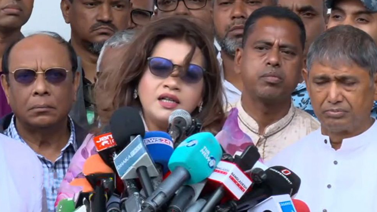 ‘মধ্যপ্রাচ্যে আটকে পড়া বাংলাদেশিরা ফিরতে চাইলে দেশে আনার ব্যবস্থা করবে সরকার’