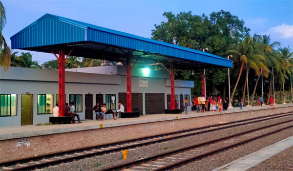 তিন দশক পর ফুলতলা স্টেশনে থামবে বেতনা এক্সপ্রেস ও রকেট