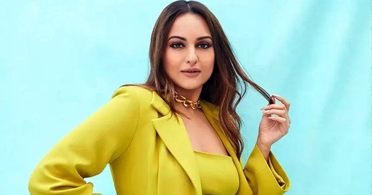 বলিউড পেরিয়ে দক্ষিণী সিনেমায় অভিষেক সোনাক্ষীর