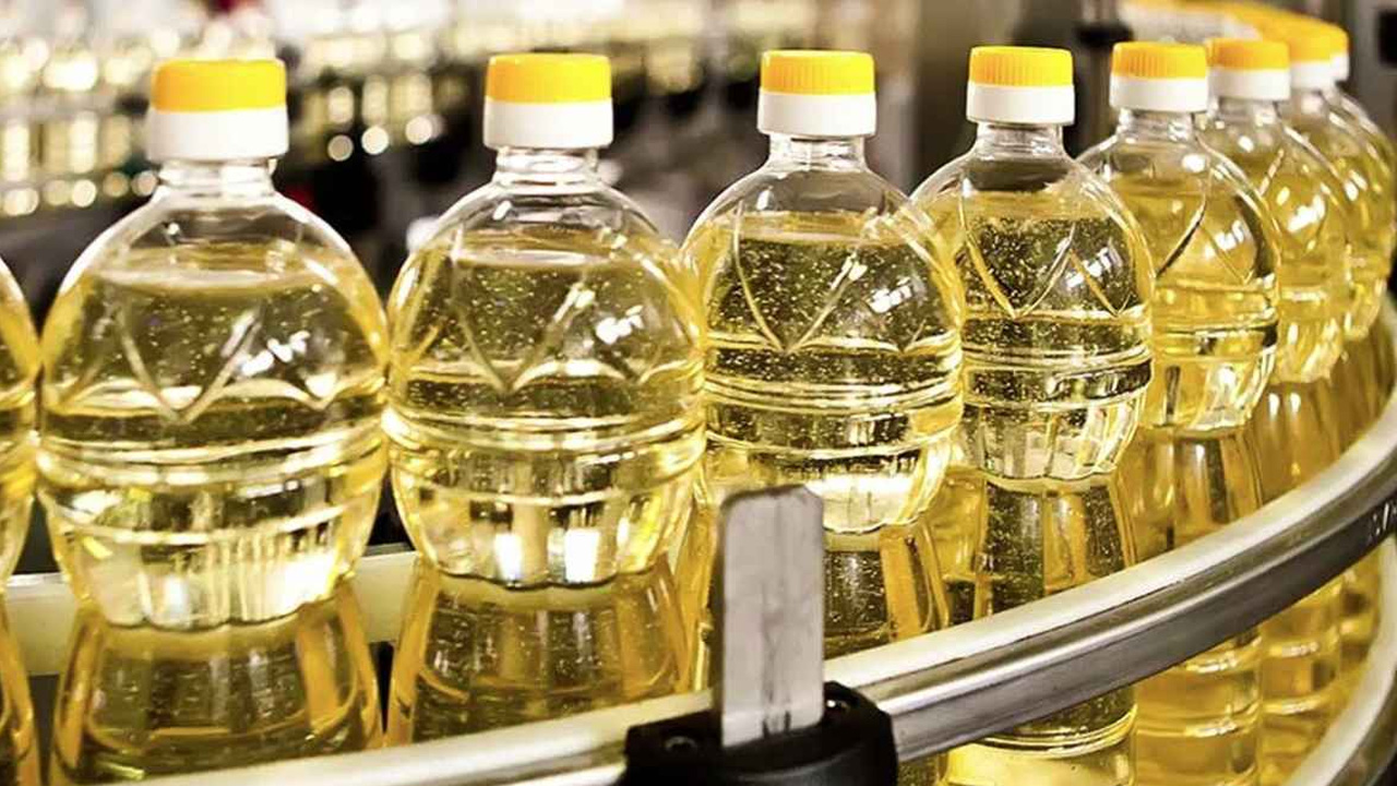 সয়াবিন তেলের দাম বাড়ালো সরকার, আজ থেকেই কার্যকর