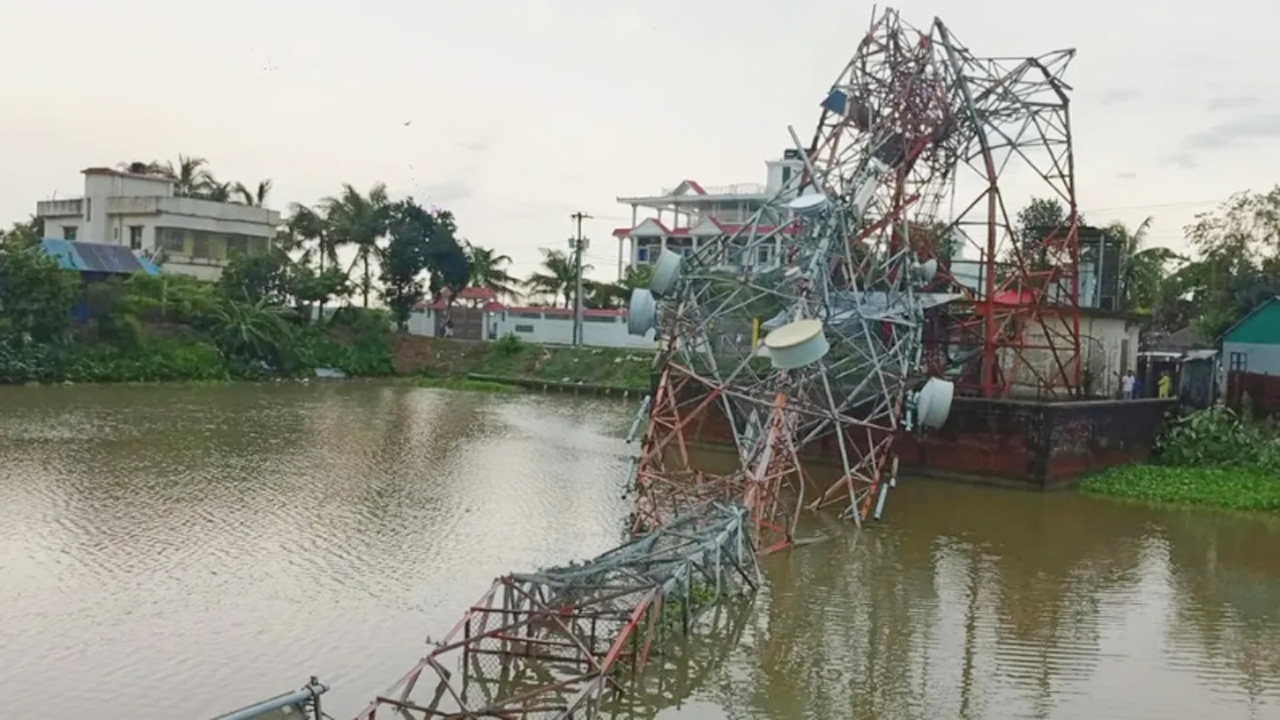 কালবৈশাখীর তাণ্ডবে ভেঙে পড়ল টাওয়ার, মোবাইল ও ইন্টারনেট সেবায় বিপর্যয়
