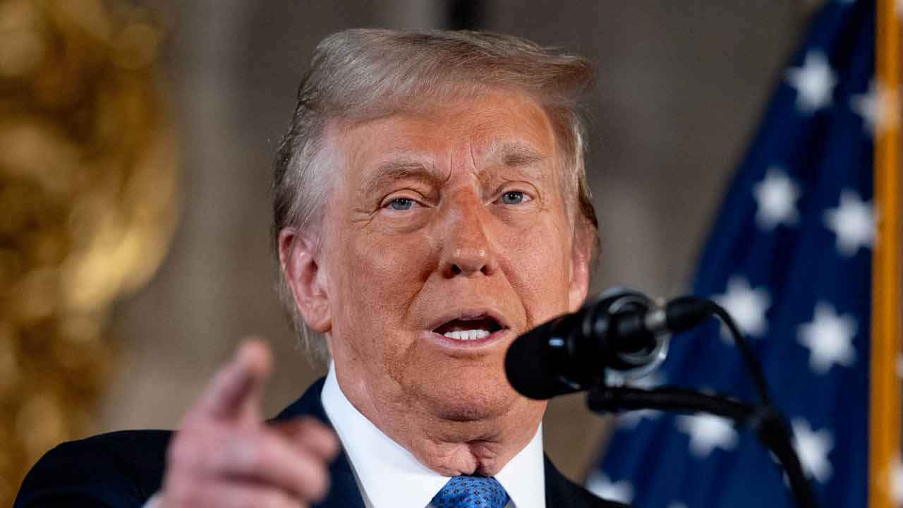 ইরানকে ‘পুরোপুরি ধ্বংস’ করার হুমকি ট্রাম্পের