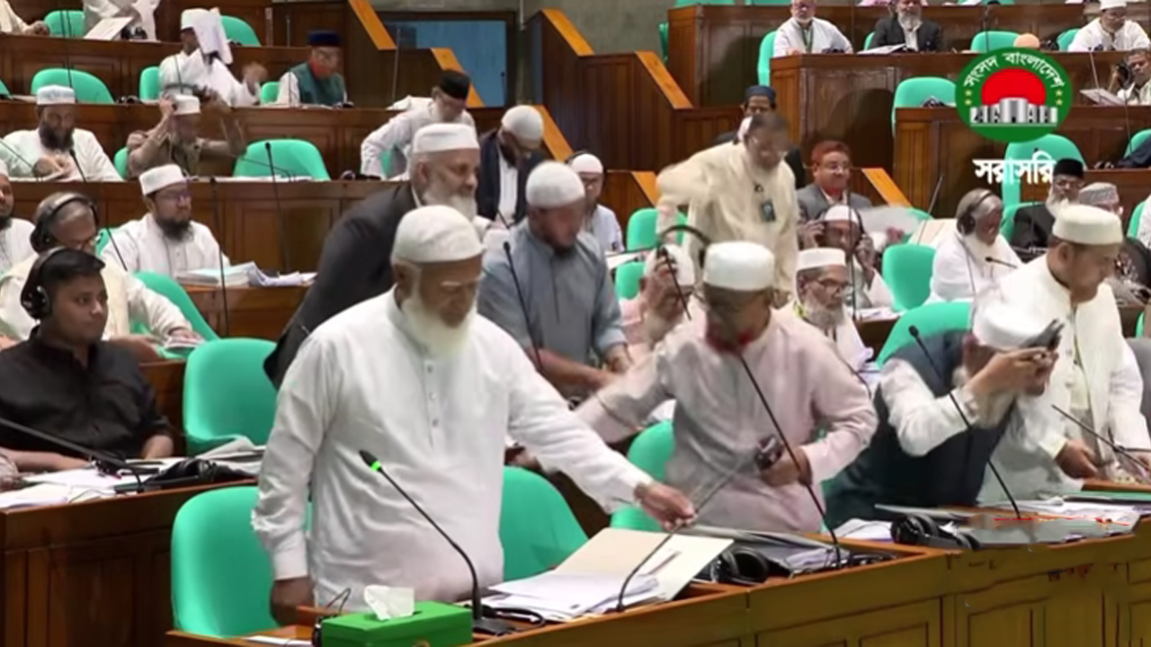 আবারও সংসদ থেকে বিরোধী দলের ‘ওয়াকআউট’