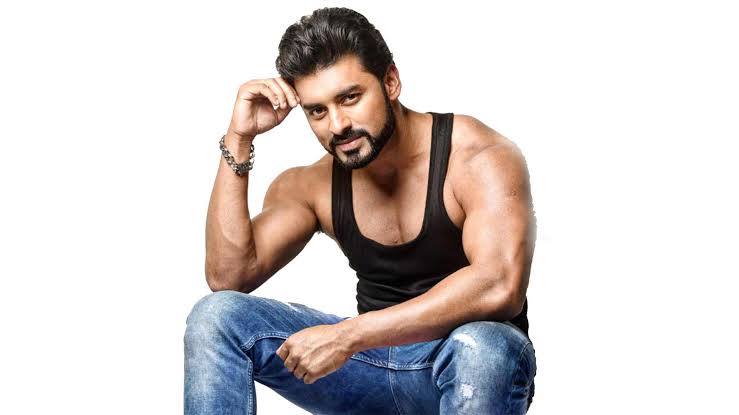 অঙ্কুশের উপর ঝাঁপিয়ে পরে নারীভক্তরা,আহত একজন