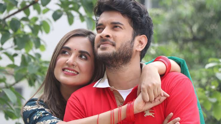 পার্থ-বৃষ্টির 'এই শহরে মেঘেরা একা'