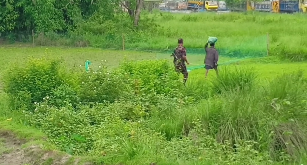 সীমান্তে উত্তেজনা, ভারসাম্যহীন ব্যক্তিকে ফেরত পাঠাল বিজিবি