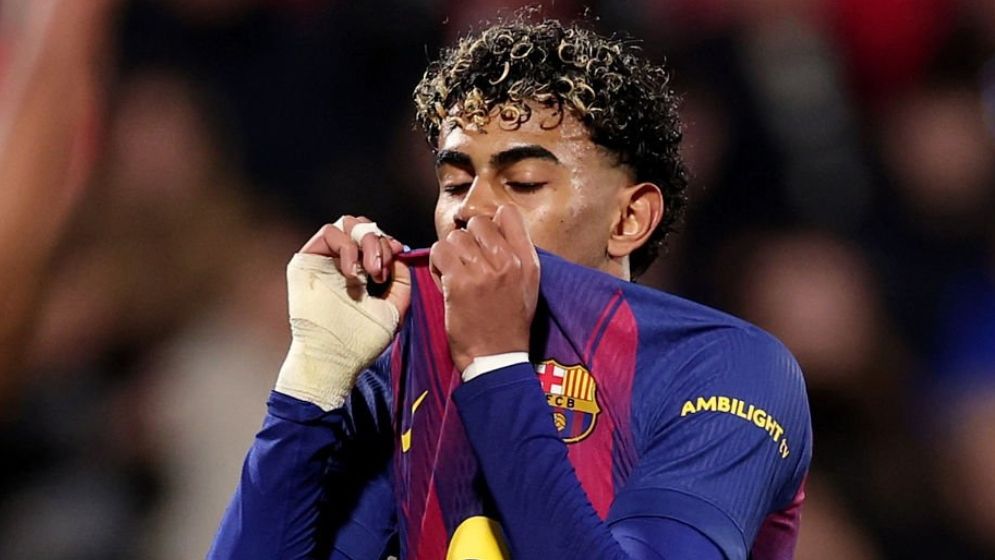 ইয়ামালের হ্যাটট্রিকে ভিয়ারিয়াল বিধ্বস্ত, শীর্ষস্থান মজবুত করল বার্সেলোনা