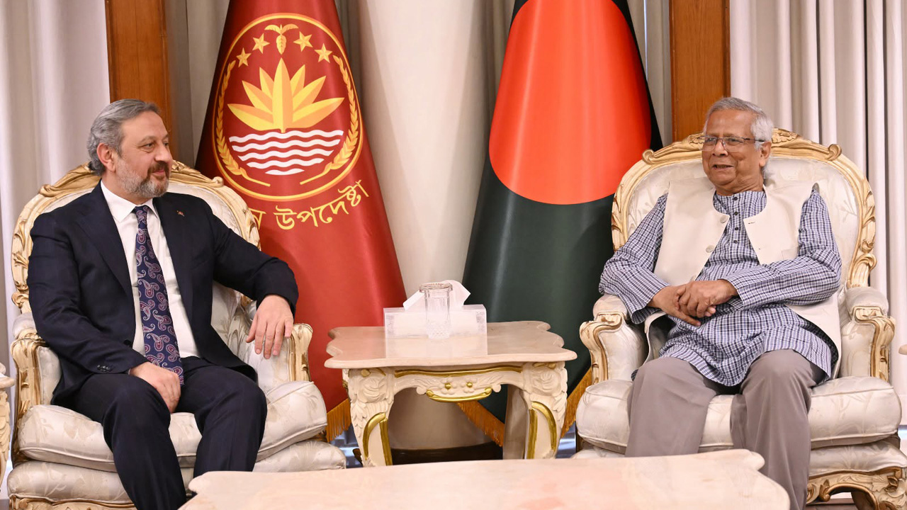 প্রধান উপদেষ্টার সঙ্গে তুরস্কের নির্বাচন পর্যবেক্ষক দলের সাক্ষাৎ