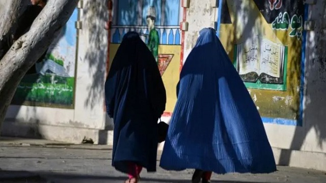 আফগানিস্তানে বোরকা না পরলে চিকিৎসা নয়! বিতর্কিত তালেবান নির্দেশ