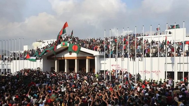 জুলাই অভ্যুত্থানের বর্ষপূর্তি ঘিরে উত্তেজনা, প্রশাসনের ১১ দিনের নজরদারি