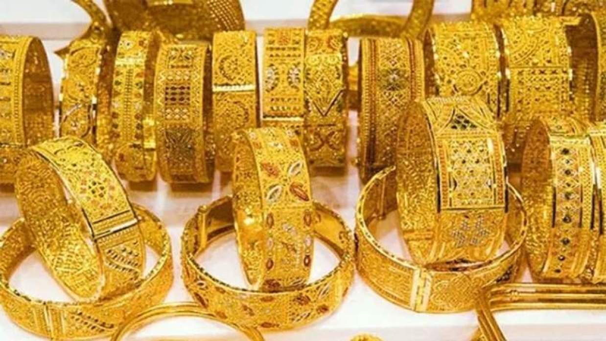 টানা চার দফা বাড়ার পর স্বর্ণের দাম কমল