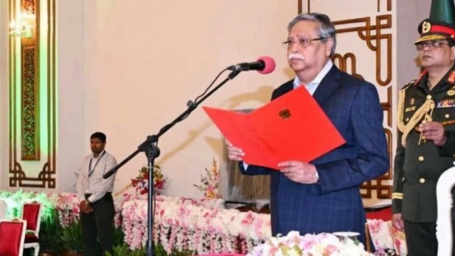 বিকেলে শপথ নেবেন নতুন উপদেষ্টারা