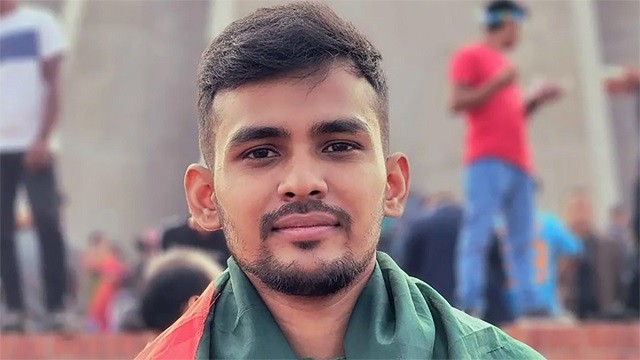 আন্দোলনকারীদের উদ্দেশে যা লিখলেন আসিফ মাহমুদ