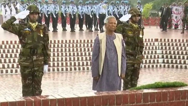 জাতীয় স্মৃতিসৌধে শ্রদ্ধা জানালেন অন্তর্র্বতী সরকারের উপদেষ্টারা