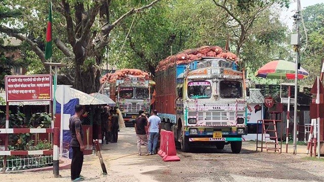 হিলি বন্দর দিয়ে ১০ হাজার টন পেঁয়াজ আমদানির অনুমতি