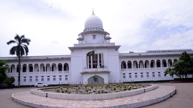 ফ্লাইওভার থেকে পোস্টার অপসারণের নির্দেশনা চেয়ে হাইকোর্টের রিট