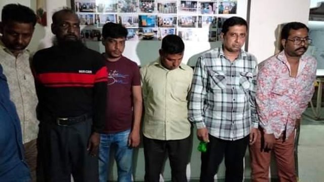 রাজশাহী নগরীর আবাসিক হোটেলে অভিযান, নারীসহ আটক ৩৭