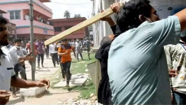 চুয়াডাঙ্গায় কোর্টের আইনজীবী ও জজশিপের মধ্যে পাল্টাপাল্টি হামলা