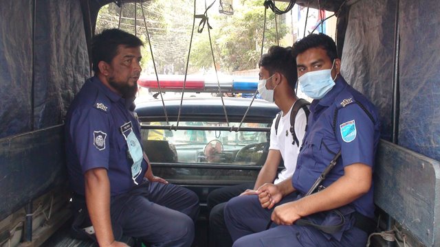 গোপালগঞ্জে স্কুল ছাত্রীকে উত্যক্ত করার বখাটে কিশোর আটক