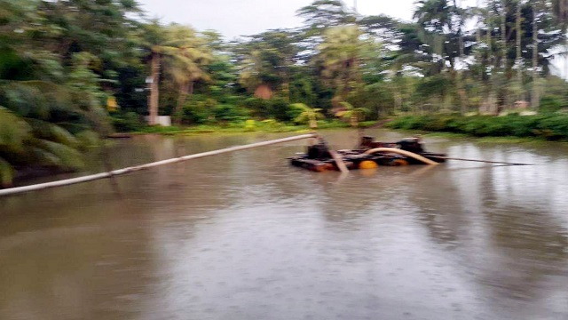 কোটালীপাড়ায় অবৈধ ভাবে বালু উত্তোলন করায় বিএনপি নেতার ৫০হাজার টাকা জরিমানা