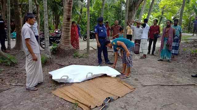 গলায় রশি দেওয়া ষাটোর্দ্ধ ব্যাক্তির মরদেহ উদ্ধার